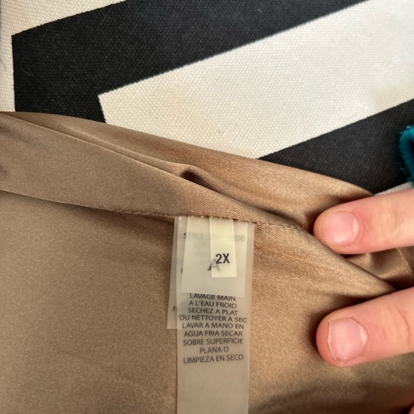 Elie Tahari Gold Sequined Shell - Plus Size - Picture 5 of 6